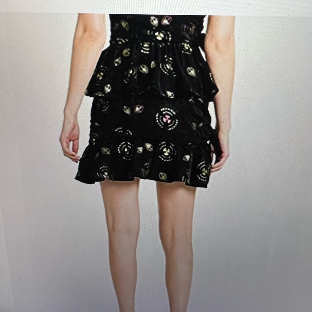 ALC skirt; zip on side